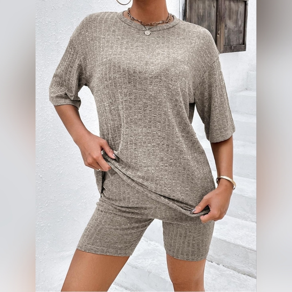 Knit Ribbed 2 Piece Lounge Set - Picture 2 of 3